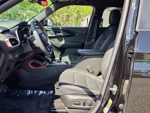 Used 2023 Chevrolet TrailBlazer RS w/ Convenience Package AWD/4WD image 10