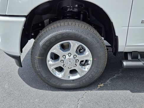 New 2025 RAM 2500 Big Horn AWD/4WD image 9