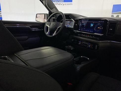 Used 2025 Chevrolet Silverado 1500 LT Trail Boss w/ Convenience Package II AWD/4WD image 26