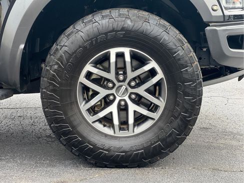 Used 2017 Ford F150 Raptor w/ Equipment Group 802A Luxury image 29