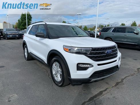 Used 2022 Ford Explorer XLT image 1