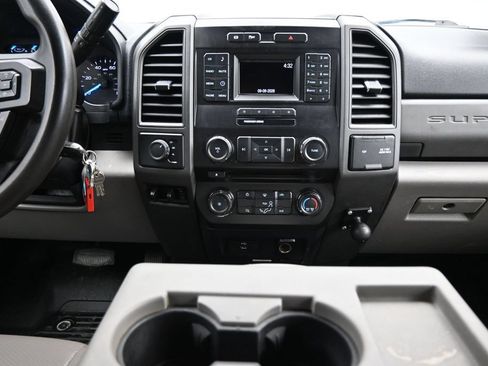 Used 2017 Ford F350 XL w/ Power Equipment Group AWD/4WD image 19