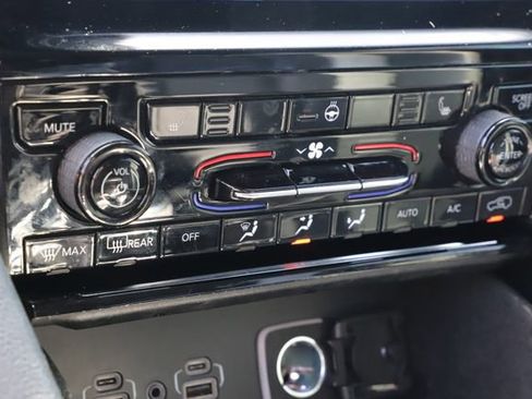 Used 2021 Jeep Grand Cherokee L Limited image 28