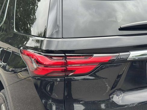Used 2023 Chevrolet Traverse LT FWD image 13