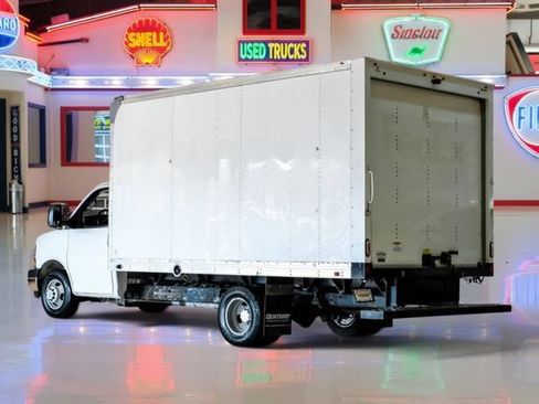 Used 2021 Chevrolet Express 3500 w/ Power Convenience Package RWD image 4