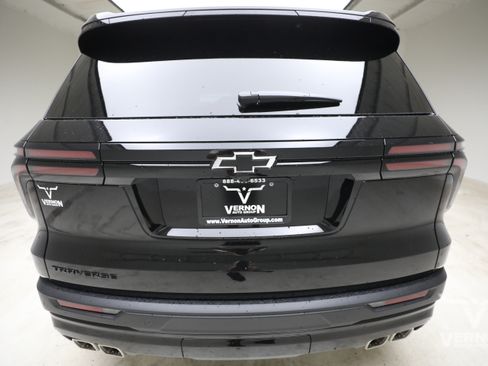 New 2026 Chevrolet Traverse LT w/ Midnight/Sport Edition FWD image 4