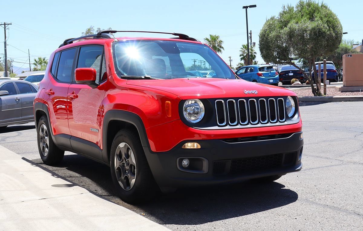 Used 2018 Jeep Renegade Latitude FWD image 14
