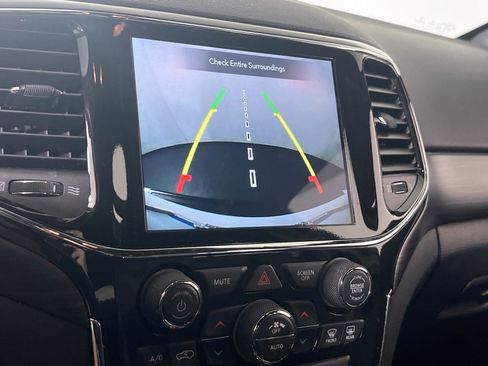 Used 2022 Jeep Grand Cherokee Laredo X image 14