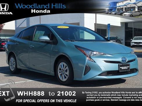 Used 2017 Toyota Prius Two w/ Carpet Mat Package FWD image 3