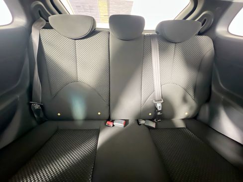 Used 2010 Hyundai Accent Hatchback image 31