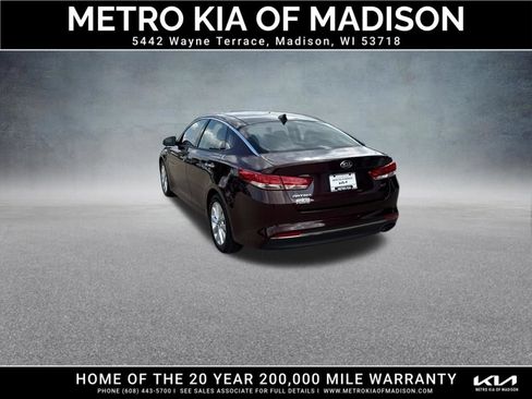 Used 2017 Kia Optima EX w/ Premium Package FWD image 4