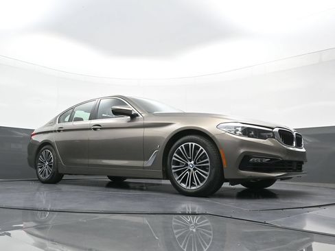 Used 2018 BMW 530e xDrive AWD/4WD image 22