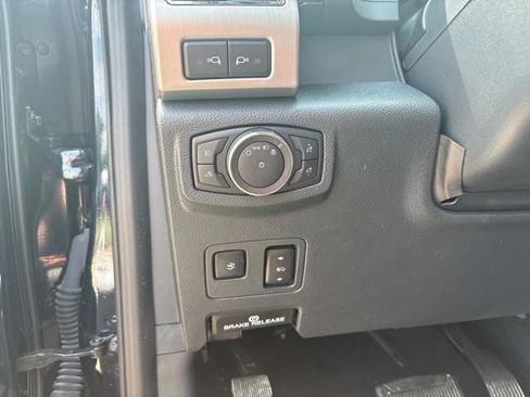 Used 2022 Ford F350 Platinum AWD/4WD image 21