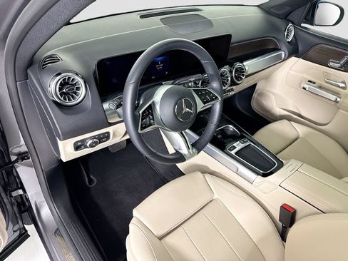 Used 2026 Mercedes-Benz GLB 250 image 9