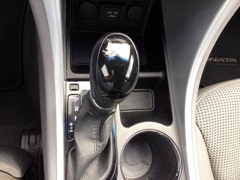 Used 2013 Hyundai Sonata SE w/ Navigation & Sunroof Pkg FWD image 36