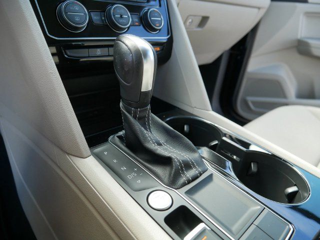 Used 2021 Volkswagen Atlas SEL FWD image 32