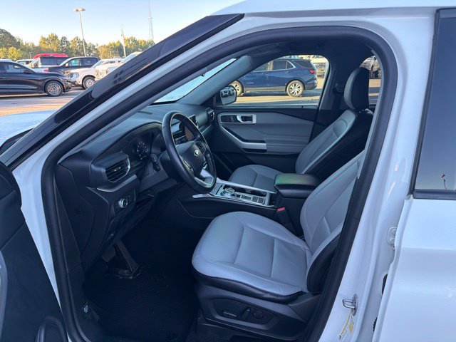 Used 2021 Ford Explorer XLT w/ Equipment Group 202A RWD image 10