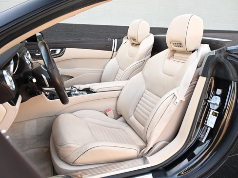 Used 2018 Mercedes-Benz SL 550 image 25