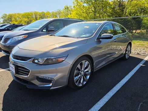 Used 2017 Chevrolet Malibu Premier w/ Premier Sun and Wheel Package FWD image 3