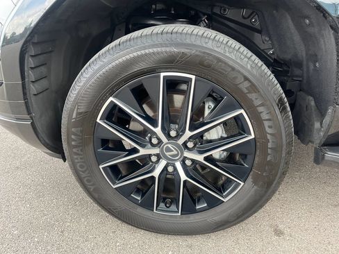 Used 2024 Lexus GX 550 w/ Accessory Package (2T) AWD/4WD image 30