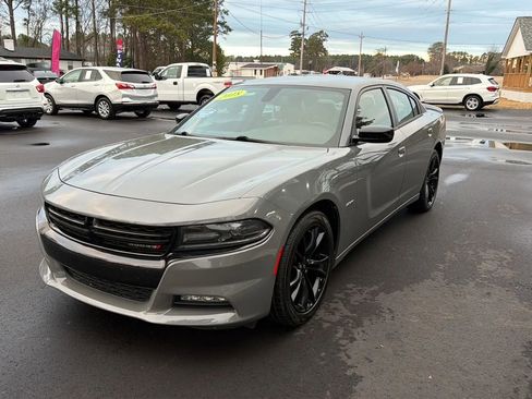 Used 2018 Dodge Charger R/T w/ Plus Group image 4