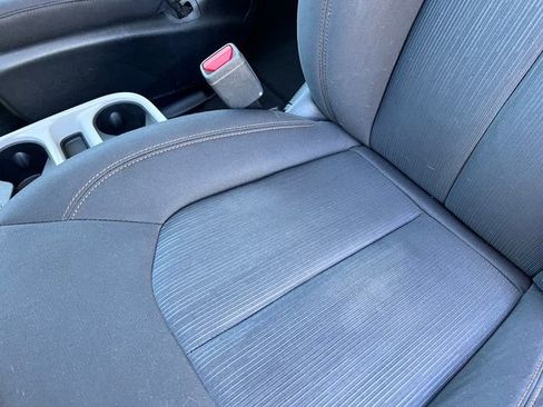 Used 2017 Chrysler Pacifica Touring FWD image 12
