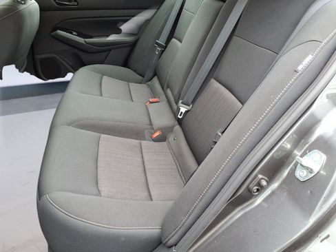 Used 2023 Nissan Altima 2.5 SV image 7