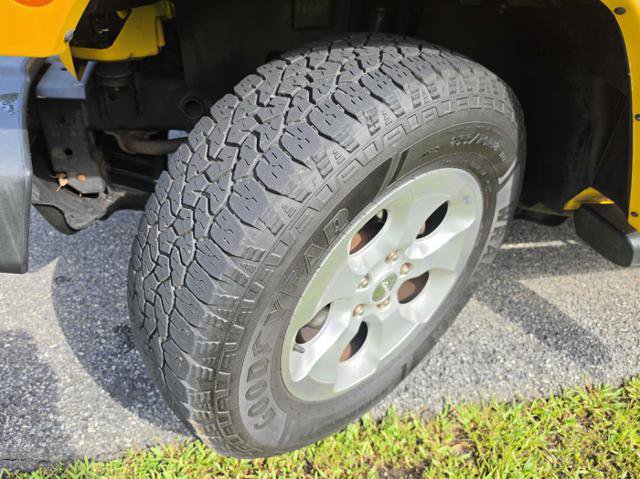 Used 2015 Jeep Wrangler Unlimited Sahara w/ Max Tow Package AWD/4WD image 9