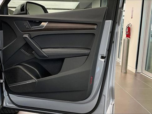 Certified 2025 Audi Q5 2.0T Premium Plus w/ Premium Plus Package image 22
