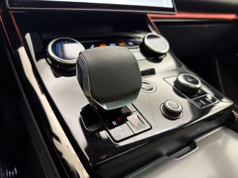 Used 2023 Land Rover Range Rover Sport SE image 9