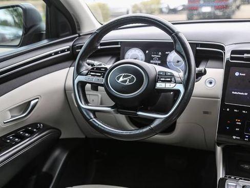 Certified 2022 Hyundai Tucson Limited FWD image 17