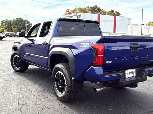 New 2025 Toyota Tacoma TRD Off-Road image 5
