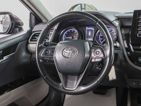 Used 2021 Toyota Camry SE image 12