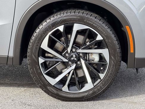 Used 2023 Mitsubishi Outlander SE image 7