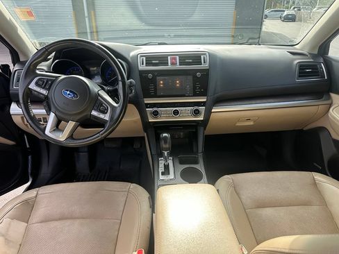 Used 2017 Subaru Outback 2.5i Limited AWD/4WD image 10
