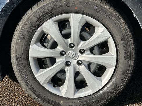 Used 2025 Toyota Corolla LE image 24