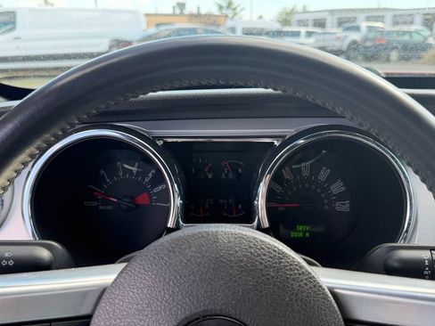 Used 2008 Ford Mustang Convertible image 17