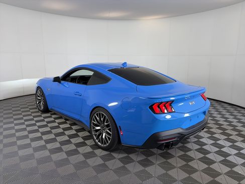 Used 2025 Ford Mustang GT Premium RWD image 7