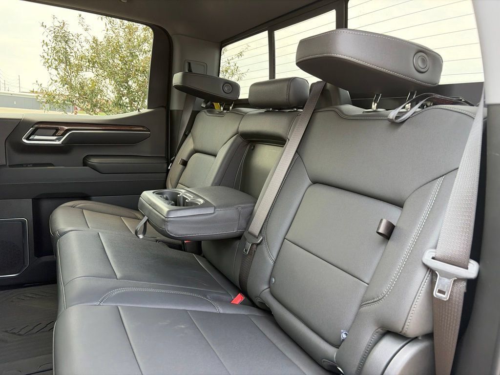 Used 2023 Chevrolet Silverado 1500 LT Trail Boss w/ Convenience Package II AWD/4WD image 43
