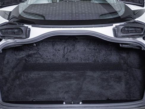 Used 2024 Aston Martin DB12 Coupe image 33