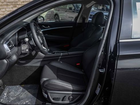 New 2026 Genesis G70 2.5T image 13