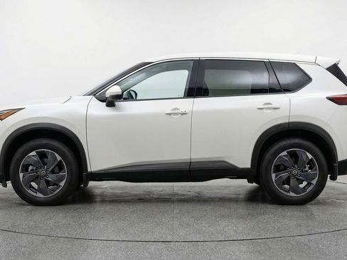 Used 2025 Nissan Rogue SV image 4