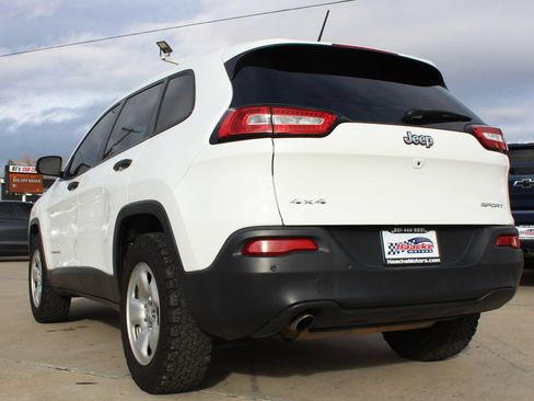 Used 2017 Jeep Cherokee Sport w/ Cold Weather Group image 30