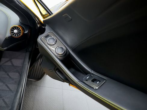 Used 2015 McLaren 650S Coupe image 32