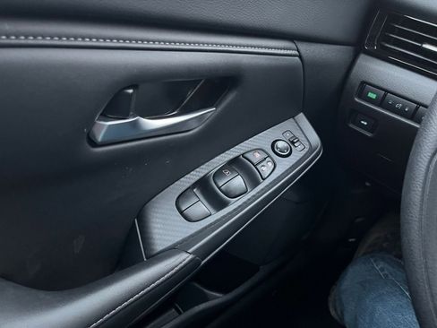 Used 2025 Nissan Sentra SV image 20