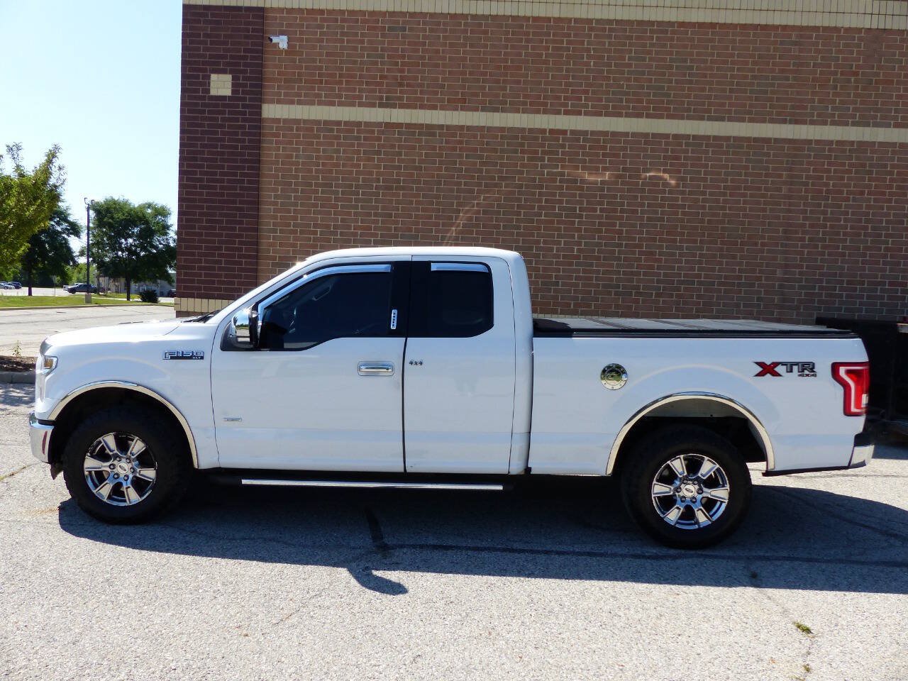 Used 2015 Ford F150 XLT w/ Equipment Group 302A Luxury AWD/4WD image 5
