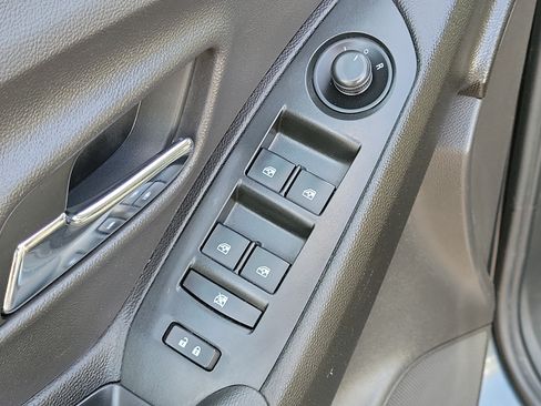 Used 2016 Chevrolet Trax LT w/ LT Convenience Package FWD image 17