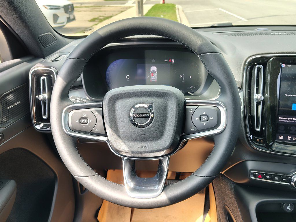 New 2026 Volvo XC40 B5 Ultra w/ Climate Package AWD/4WD image 28