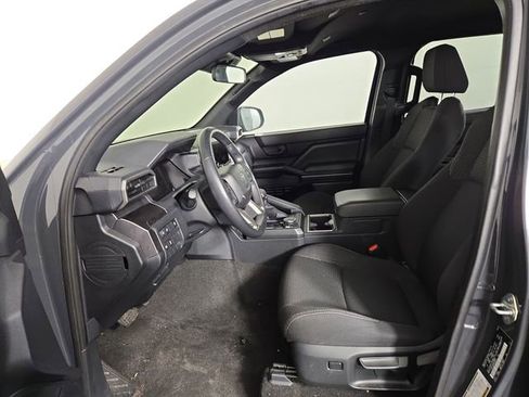 Used 2025 Toyota 4Runner SR5 AWD/4WD image 12