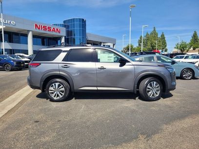 New 2026 Nissan Pathfinder SL w/ Cargo Package